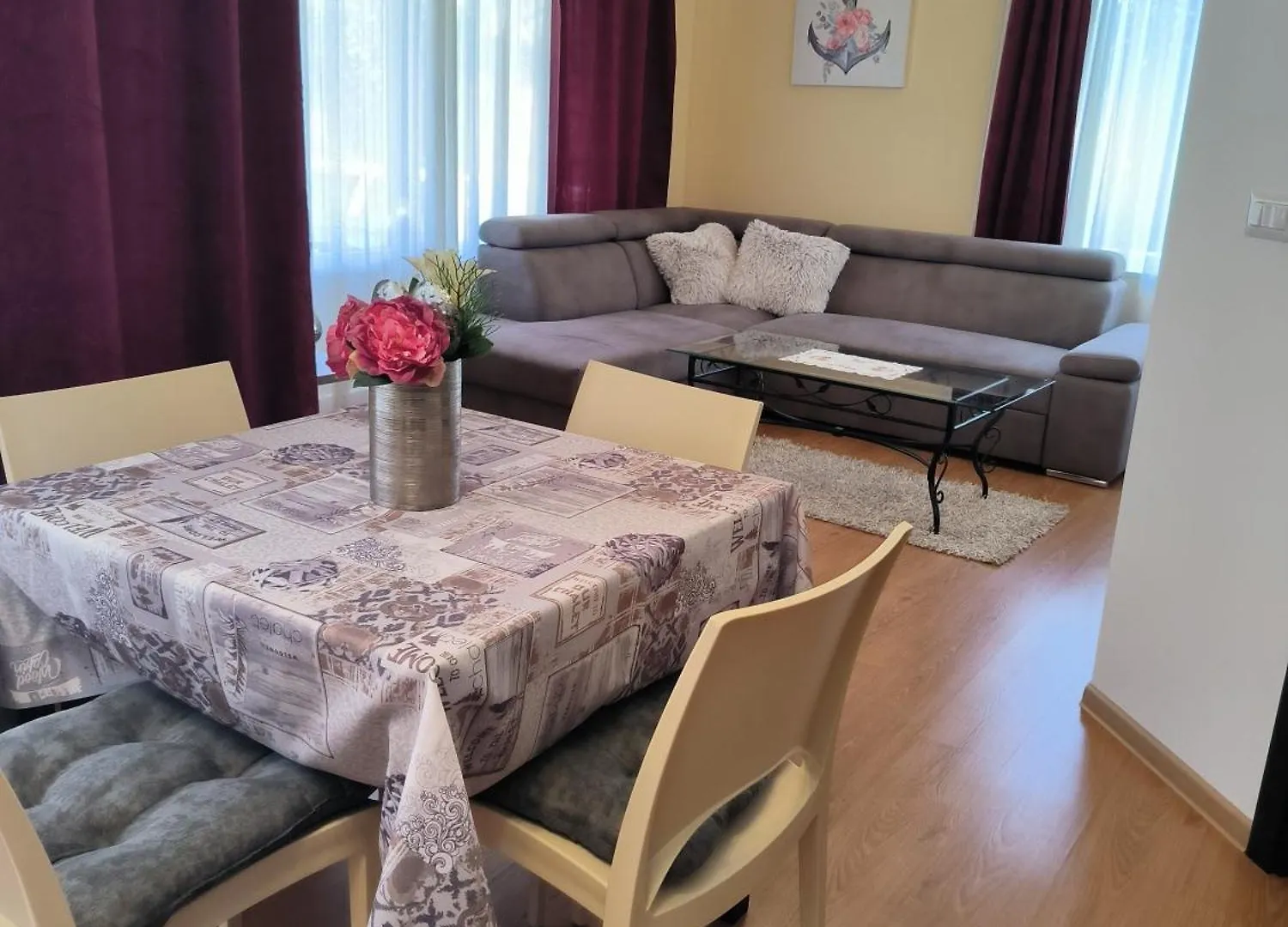 Apartments Kimm II Πόρετς